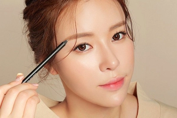 Muốn có gương mặt sắc sảo như nàng tiểu tam xuyên không đây là cách dành cho chị em - 7