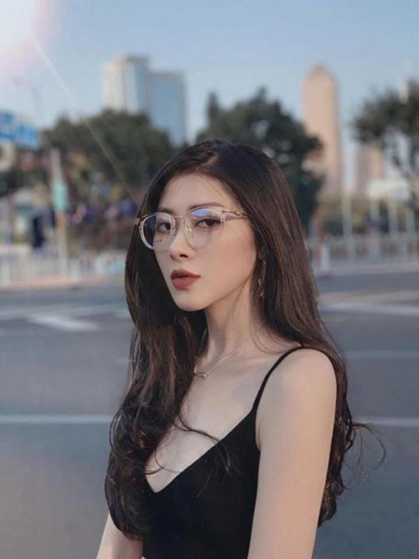 Người nổi tiếng từng gặp biến chứng sau dao kéo có người phải sống mãi với gương mặt đáng sợ - 1