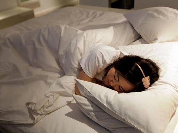 Những điều nàng cần tránh làm trước khi đi ngủ để không làm vòng 2 ngày càng phát tướng - 4