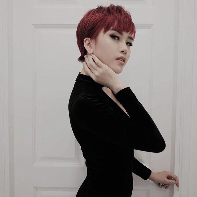 Nhuộm tóc không ngơi nghỉ lần cuối thiều bảo trâm để tóc đen là 6 năm về trước - 10