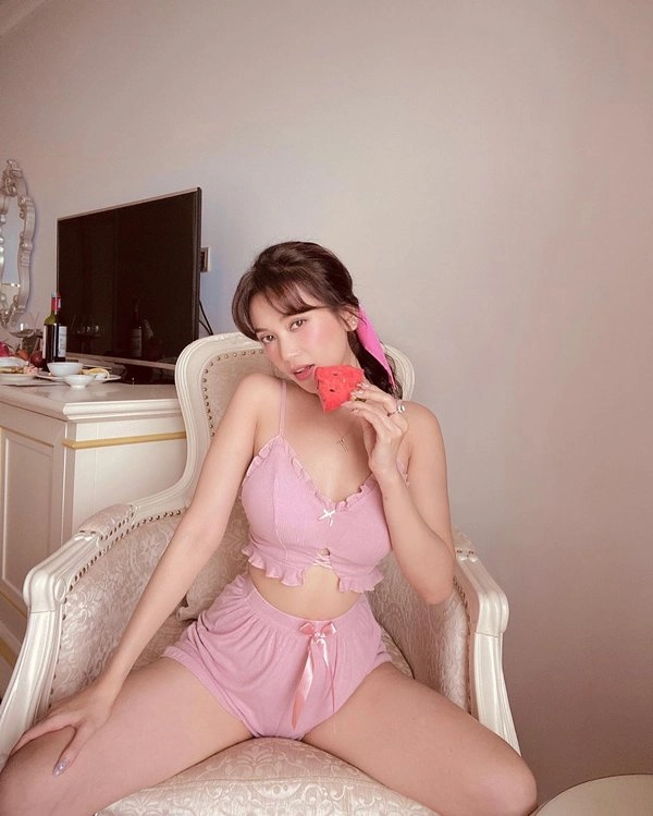 Sĩ thanh làm bạn trai huỳnh phương yêu say đắm với phong cách siêu sexy - 4