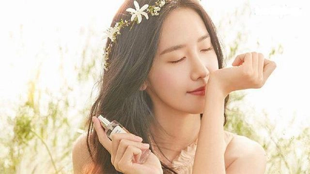 10 nước hoa nữ cao cấp với hương thơm dịu được phái đẹp mê mẩn - 11