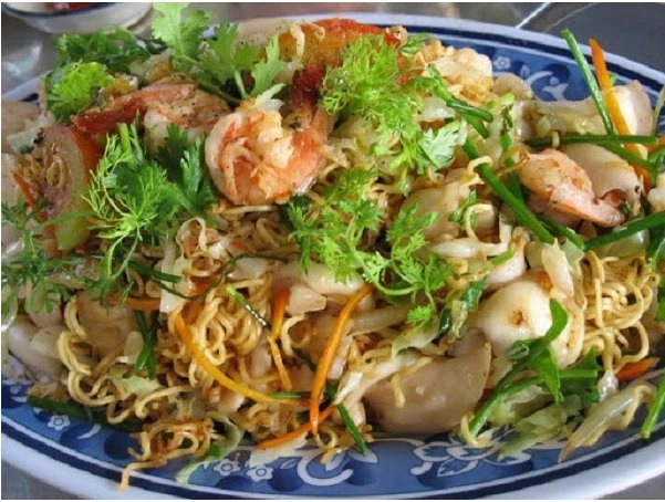 2 cách làm mì xào hải sản ngon tại nhà đơn giản - 6