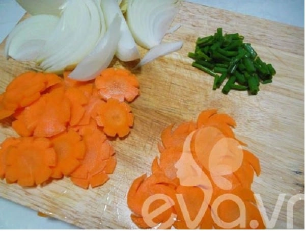2 cách làm mì xào hải sản ngon tại nhà đơn giản - 9