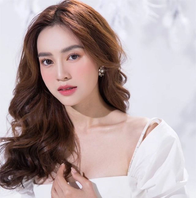 25 kiểu tóc uốn đuôi đẹp trẻ trung dẫn đầu xu hướng năm 2020 - 2
