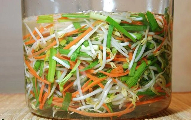 3 cách làm dưa giá giòn chua thanh mát cực đơn giản - 7