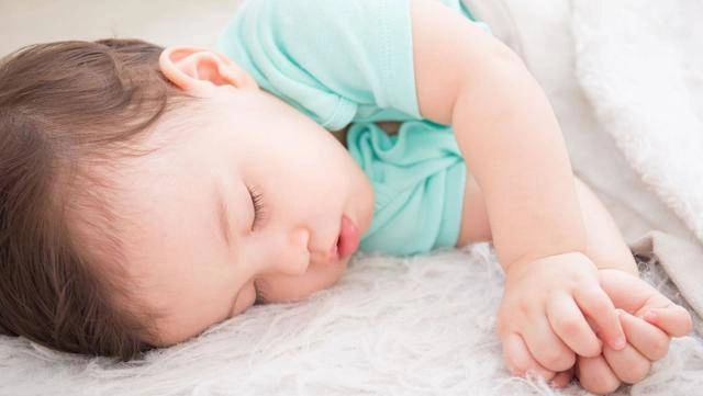 3 hành động của trẻ khi ngủ chứng tỏ lớn lên sẽ thông minh hơn người - 2