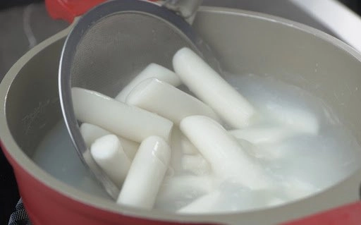 4 cách làm tokbokki tại nhà cực đơn giản mà lại ngon - 5