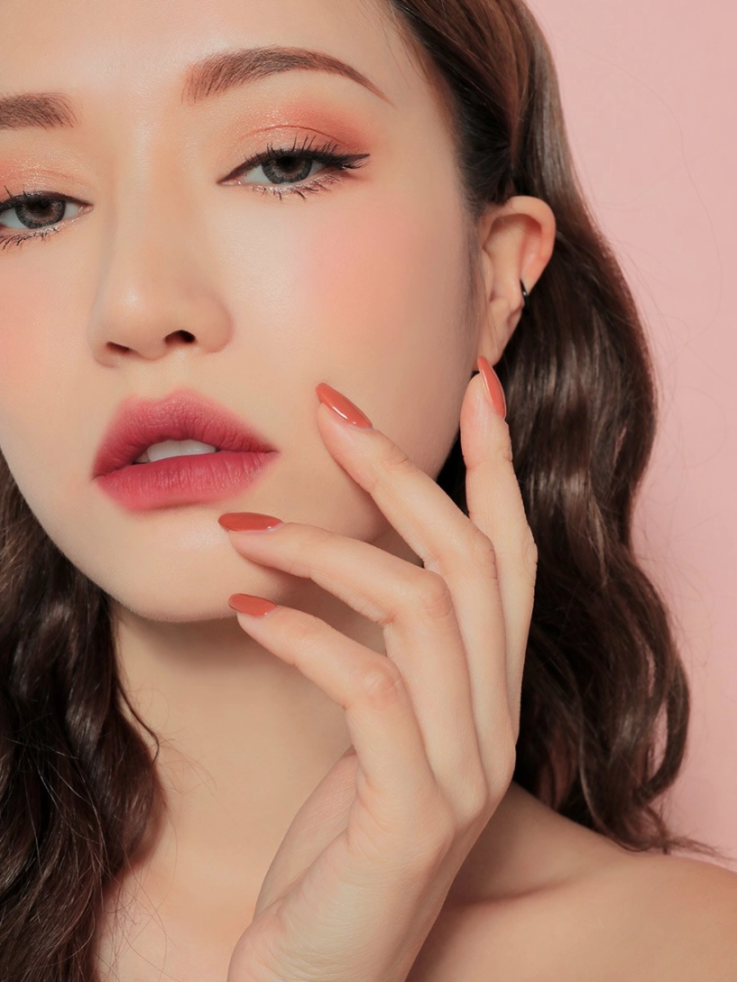 5 thỏi son hồng đất nhẹ nhàng và thanh lịch dưới 300k dành cho nàng công sở - 2