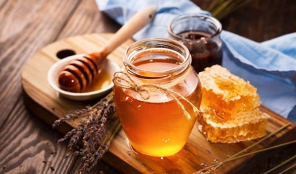 6 cách làm trắng da bằng mật ong giúp chị em không sợ đen da khi nắng hè đến - 1