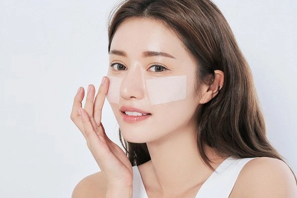 7 thói quen chăm sóc da mùa hè tưởng tốt mà ai ngờ làm mụn ngày càng nổi dày đặc - 6
