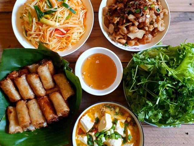 9x nấu cơm 2 người nhưng đủ món chồng bỏ luôn nhậu nhẹt còn khen mình chọn vợ quá chuẩn - 18
