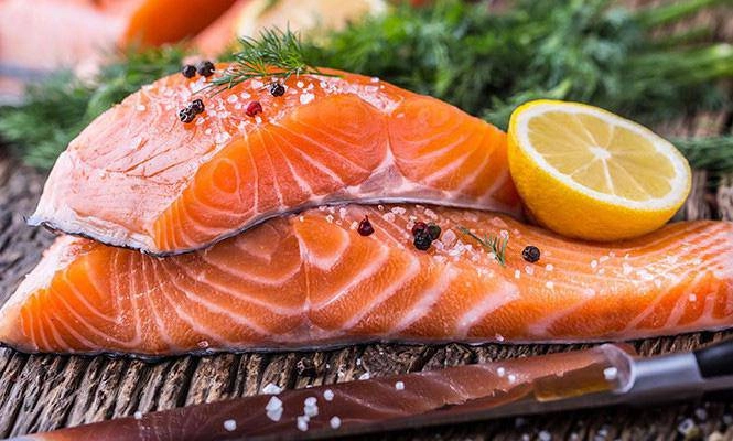 Ăn cá phải mạnh dạn vứt bỏ bộ 3 phận này đi vì rất nguy hiểm cho sức khỏe - 1