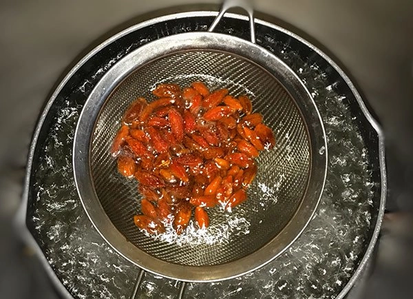 Ăn nhiều thịt ngán ngấy vợ đảm làm ngay món ăn thanh mát từ cải bó xôi - 3