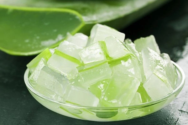 Áp dụng 5 cách chăm sóc da bị cháy nắng đơn giản giúp da lên tông nhanh chóng - 2