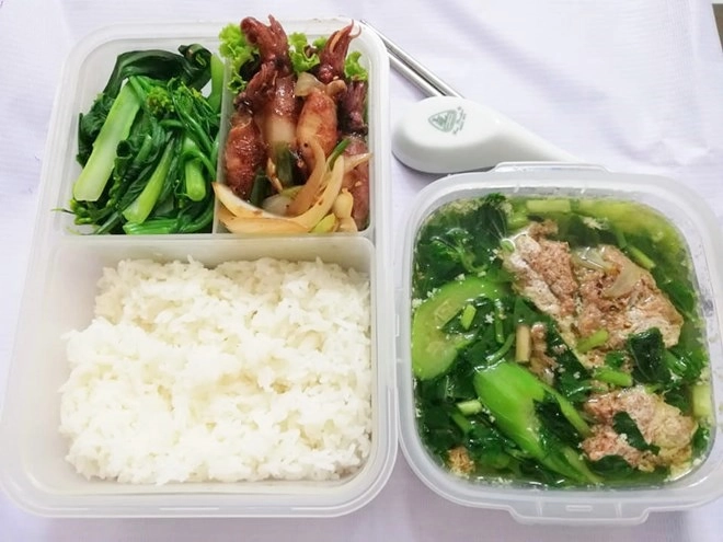 Bận chăm con nhưng 8x ngày nào cũng dậy từ 5 giờ sáng nấu cơm cho chồng mang đi làm - 3