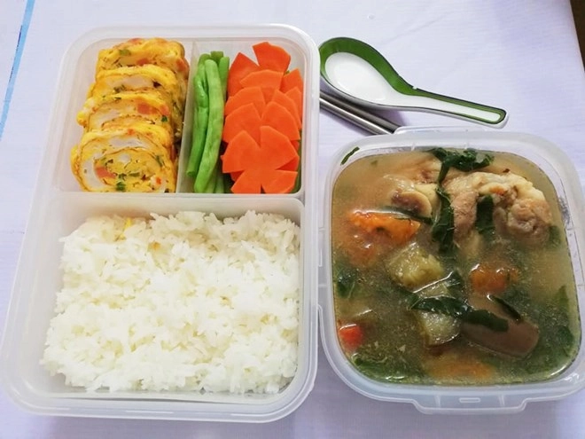 Bận chăm con nhưng 8x ngày nào cũng dậy từ 5 giờ sáng nấu cơm cho chồng mang đi làm - 4