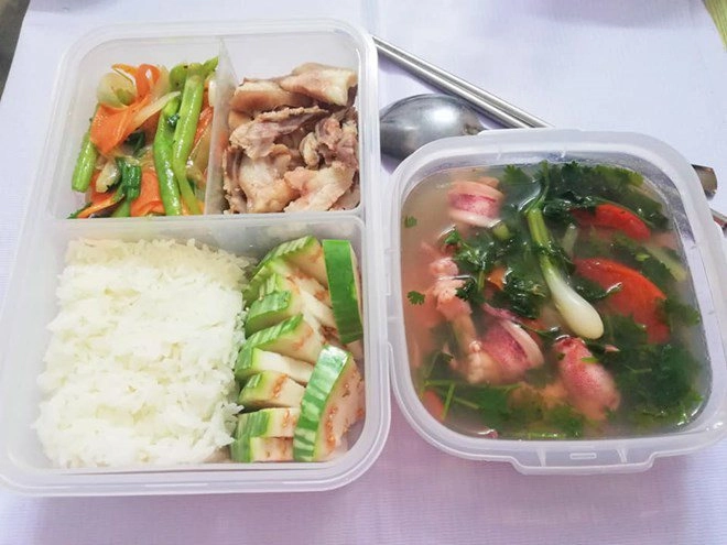 Bận chăm con nhưng 8x ngày nào cũng dậy từ 5 giờ sáng nấu cơm cho chồng mang đi làm - 17