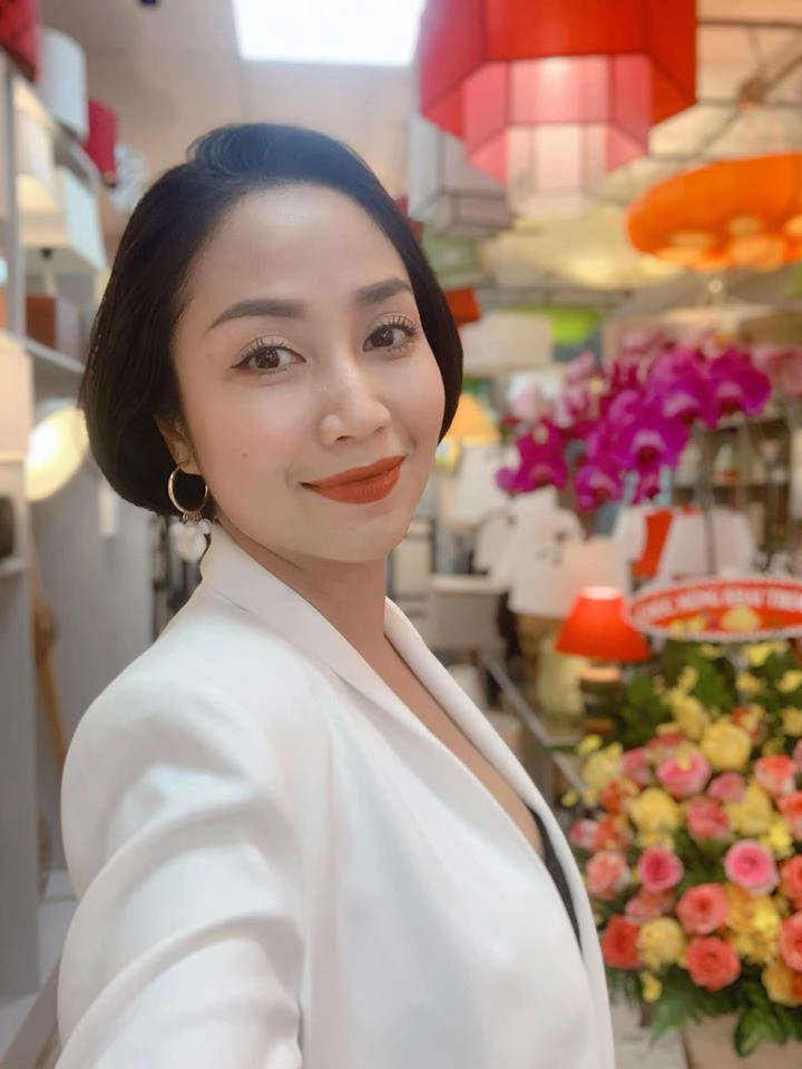 Bận rộn chăm con mẹ bỉm ốc thanh vân lan cave đắp mặt nạ dưỡng da cả khi lái xe - 2
