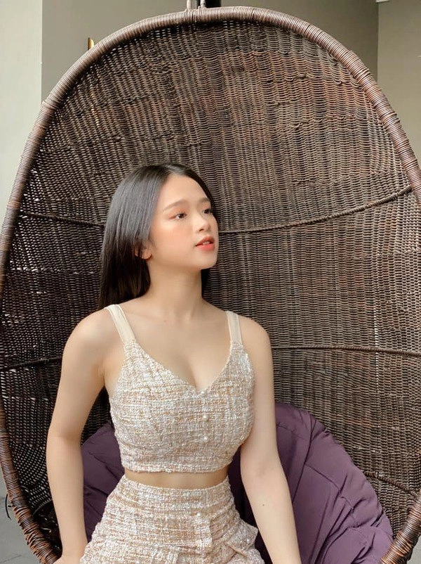 Bị nghi nâng ngực linh ka chẳng ngại phản ứng lại khẳng định vòng 1 đẹp tự nhiên - 4