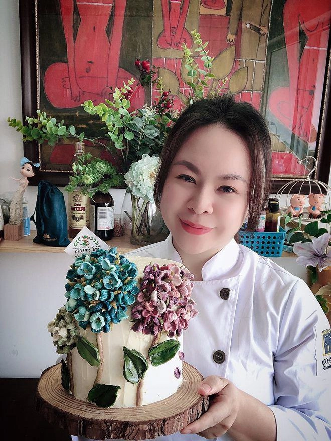 Bỏ kinh doanh đi bán bánh kem nghệ thuật mẹ hà nội doanh thu 70 triệutháng - 1
