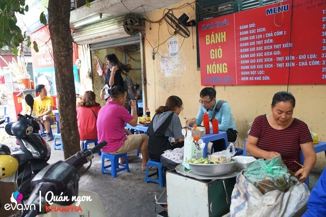 Bỏ nghề nông dân lên thành phố u50 thành bà chủ bánh giò thịt nướng 18 năm nức tiếng - 11