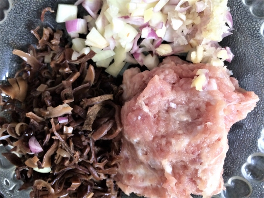 Bữa sáng nhanh gọn với món bánh cuốn trứng - 2
