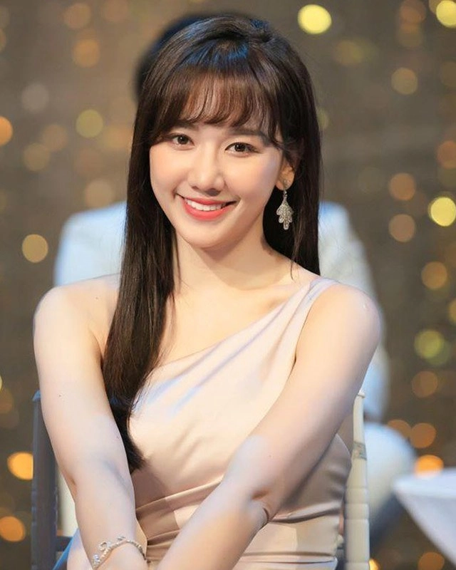 Cả showbiz đua nhau chải mái lệch bí quyết gọt cằm tự nhiên cho nàng mặt tròn là đây - 7