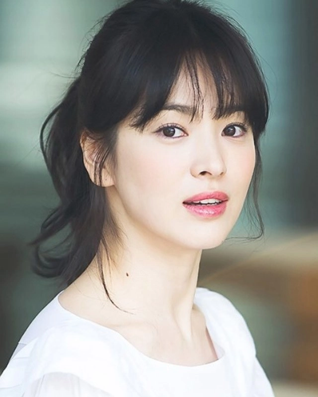 Cả showbiz đua nhau chải mái lệch bí quyết gọt cằm tự nhiên cho nàng mặt tròn là đây - 8