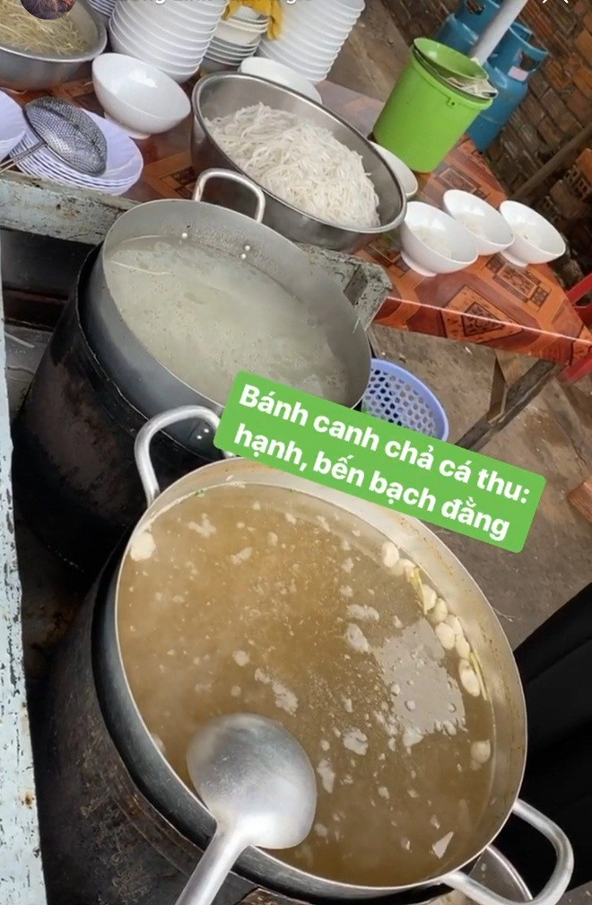 Ca sĩ phương linh ăn món bún có tên cực lạ nhưng trông thiếu hấp dẫn vì lý do này - 6