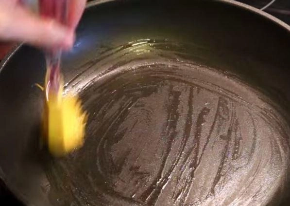 Cách làm bánh cuốn ngon bằng chảo chống dính nhanh gọn tại nhà - 3