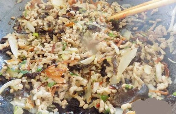 Cách làm bánh cuốn ngon bằng chảo chống dính nhanh gọn tại nhà - 1