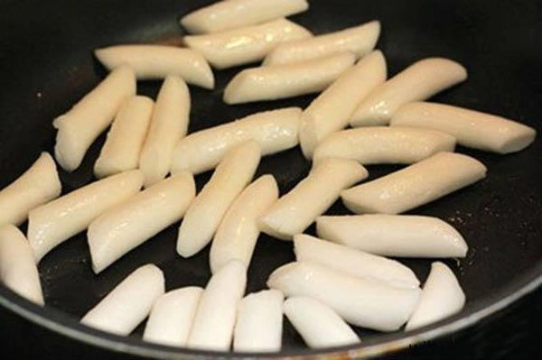Cách làm bánh gạo cay dẻo thơm ăn chơi ngày mát trời - 6