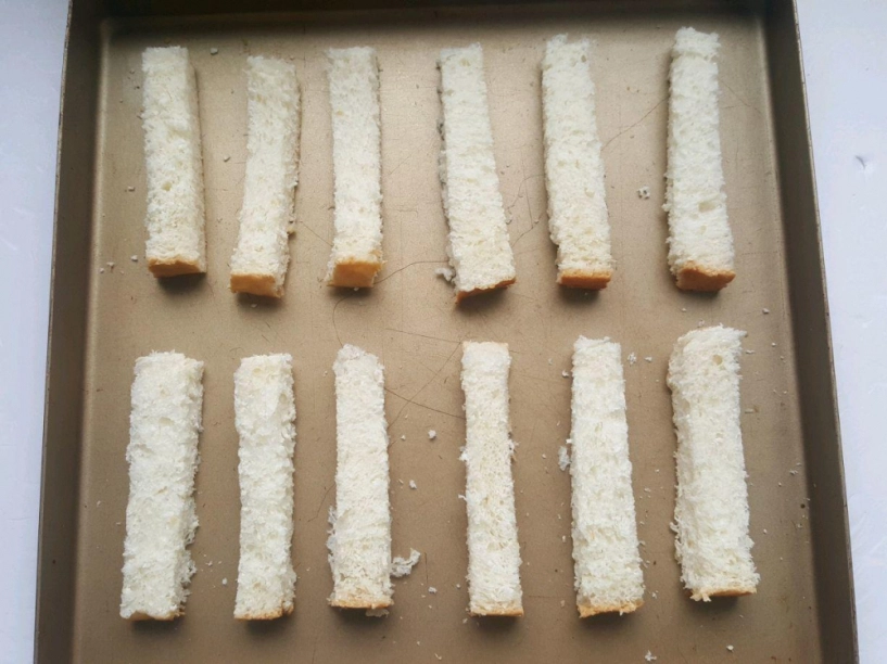 Cách làm bánh mì nướng bơ tỏi cho những ngày ở nhà dài hơi chỉ một lát là được ăn - 3