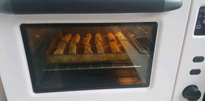 Cách làm bánh mì nướng bơ tỏi cho những ngày ở nhà dài hơi chỉ một lát là được ăn - 6