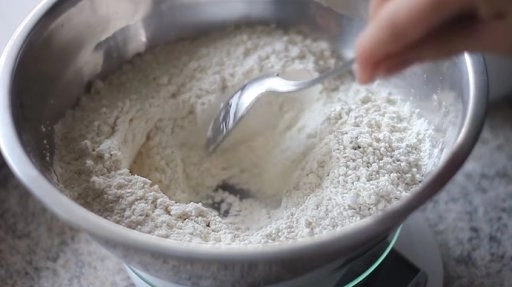 Cách làm bánh mì thơm ngon vỏ vàng ruộm bắt mắt - 1