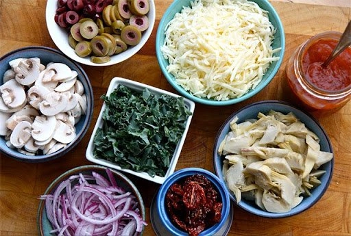 Cách làm bánh pizza tại nhà đơn giản thơm ngon ngây ngất - 3