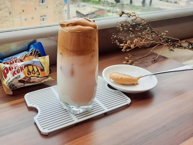 Cách làm cà phê bọt biển dalgona coffee thơm ngon hot nhất - 5