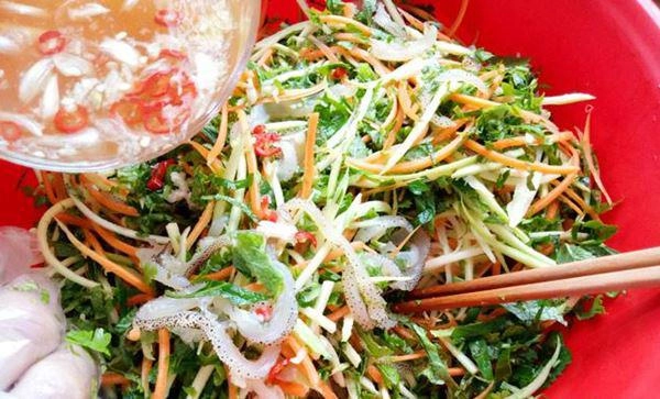 Cách làm nộm sứa không bị tanh giòn sần sật - 6