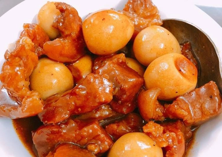 Cách làm thịt kho trứng cút nước dừa thơm ngon đậm đà - 1