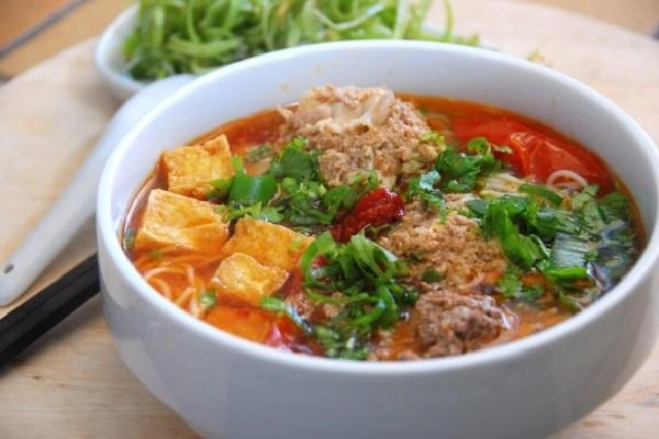 Chỉ cần thêm một nguyên liệu này khi nấu riêu cua sẽ đông lại thành miếng cực hấp dẫn - 3