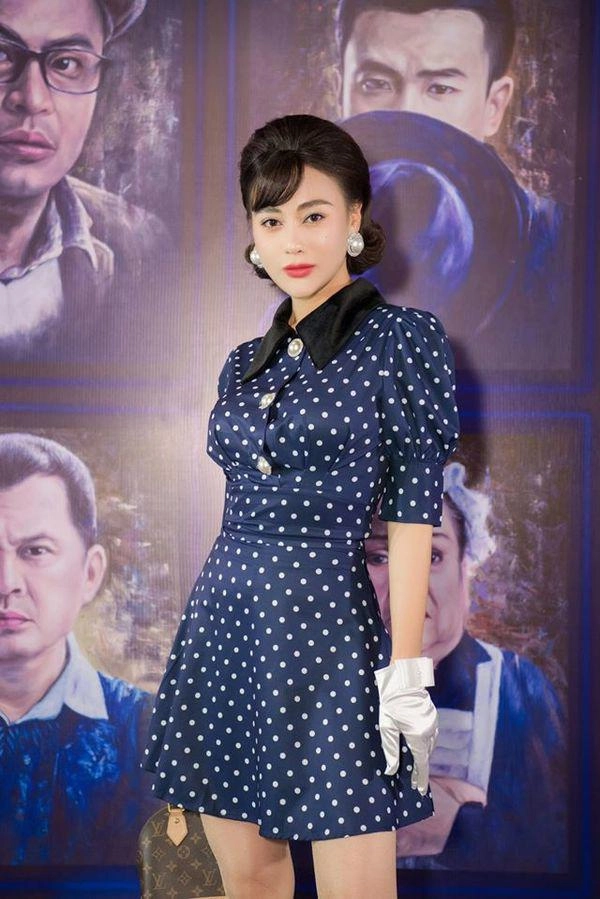 Chỉ diện áo phông quần short phương oanh cũng khoe được dáng nuột biến chân dài như 1m8 - 7