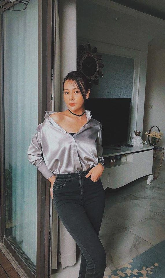 Chỉ diện áo phông quần short phương oanh cũng khoe được dáng nuột biến chân dài như 1m8 - 12