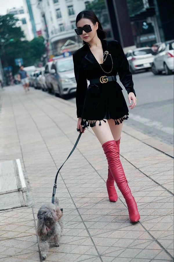 Chỉ diện áo phông quần short phương oanh cũng khoe được dáng nuột biến chân dài như 1m8 - 16