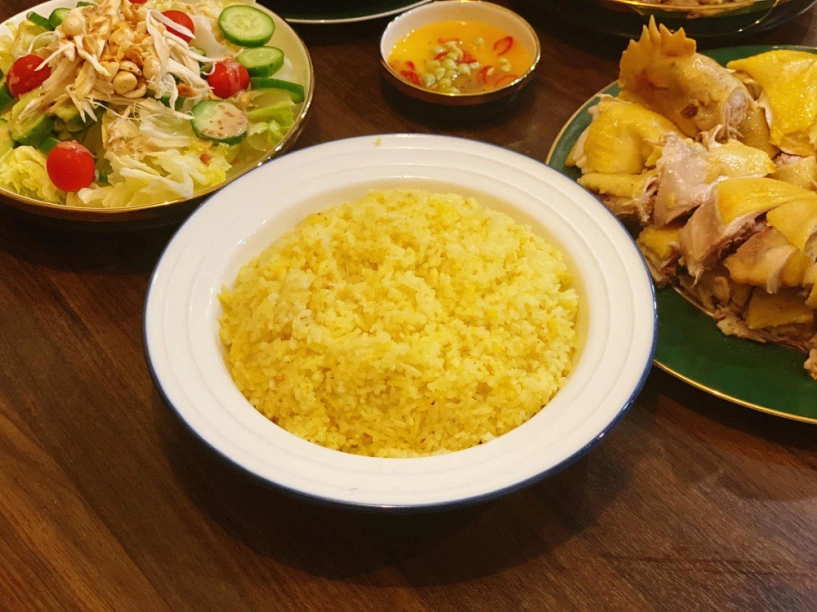 Chỉ một con gà mẹ đảm làm mâm cơm đủ món ngon chồng con tưởng được ăn hàng - 5