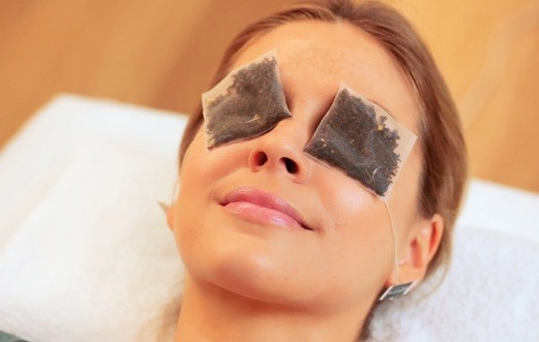 Chỉ tốn 10 ngàn mua lá chè xanh dùng da ngày một sáng mịn thâm mụn cũng bay sạch - 4