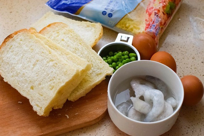 Còn thừa vài lát bánh mì làm ngay món ngon này khiến chồng con ăn xong tưởng pizza - 1