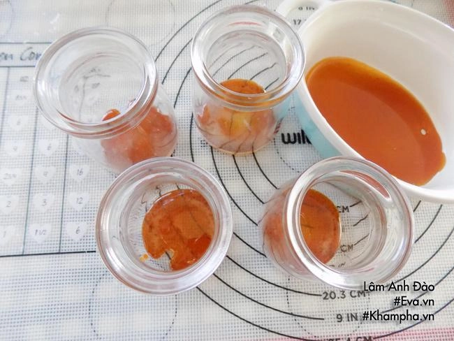 Cứ tưởng khó hóa ra làm bánh flan mềm mịn mượt như da em bé lại đơn giản thế này - 2