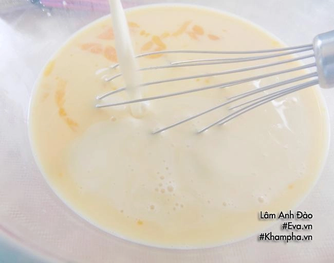 Cứ tưởng khó hóa ra làm bánh flan mềm mịn mượt như da em bé lại đơn giản thế này - 5