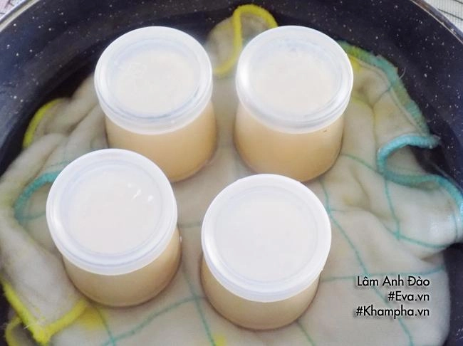 Cứ tưởng khó hóa ra làm bánh flan mềm mịn mượt như da em bé lại đơn giản thế này - 9